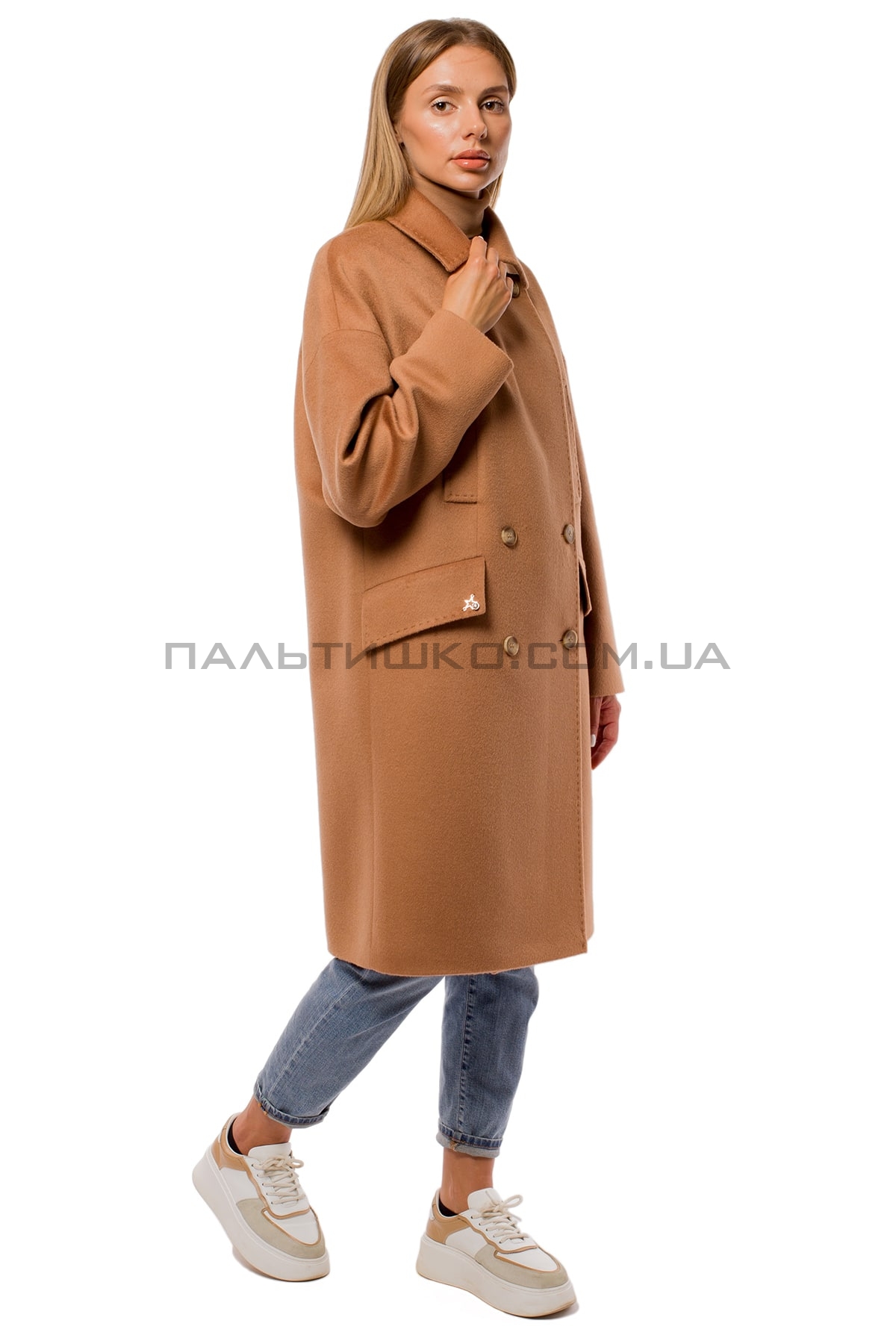  Пальто женское с карманами коричневое