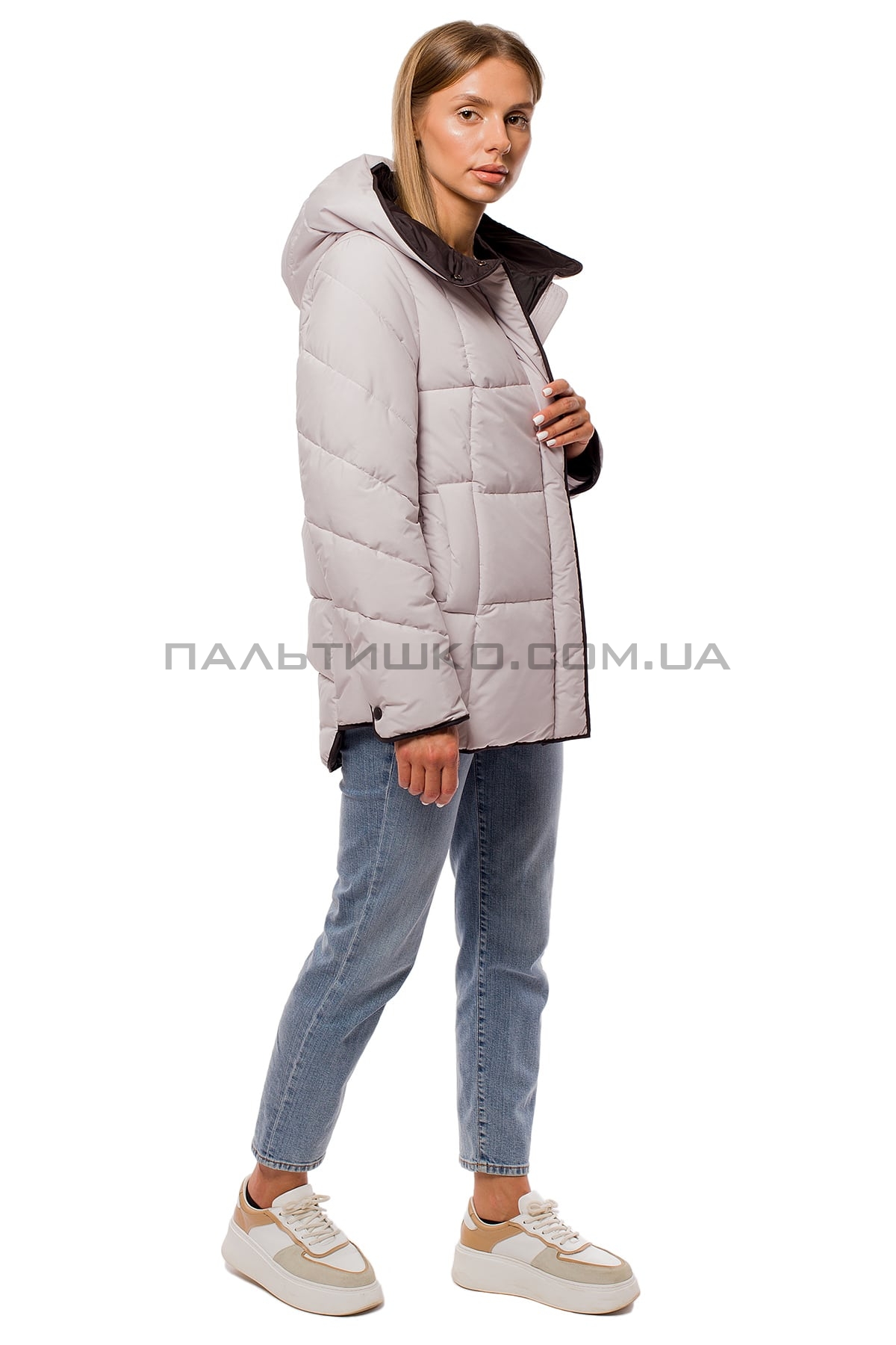  Зимова жіноча куртка чорно-біла