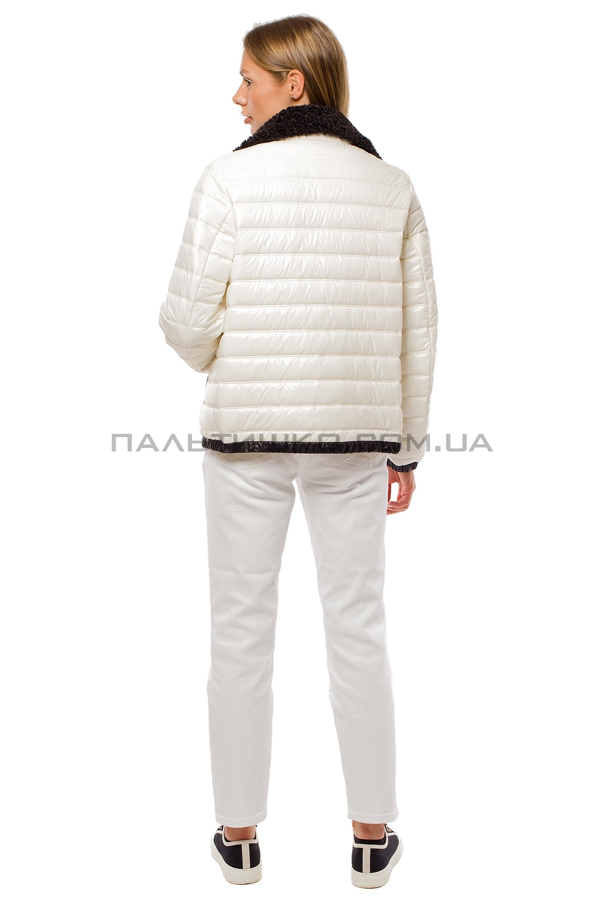  Жіноча демісезонна біла куртка з коміром