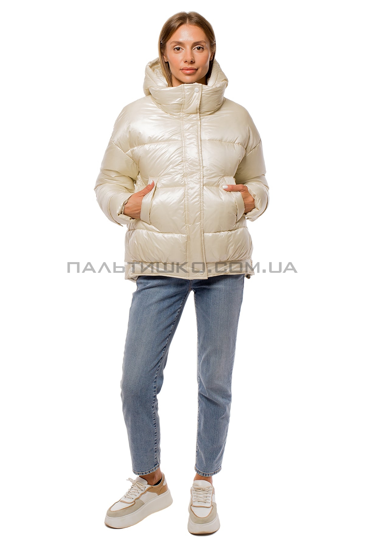  Жіноча коротка куртка перламутрова біла